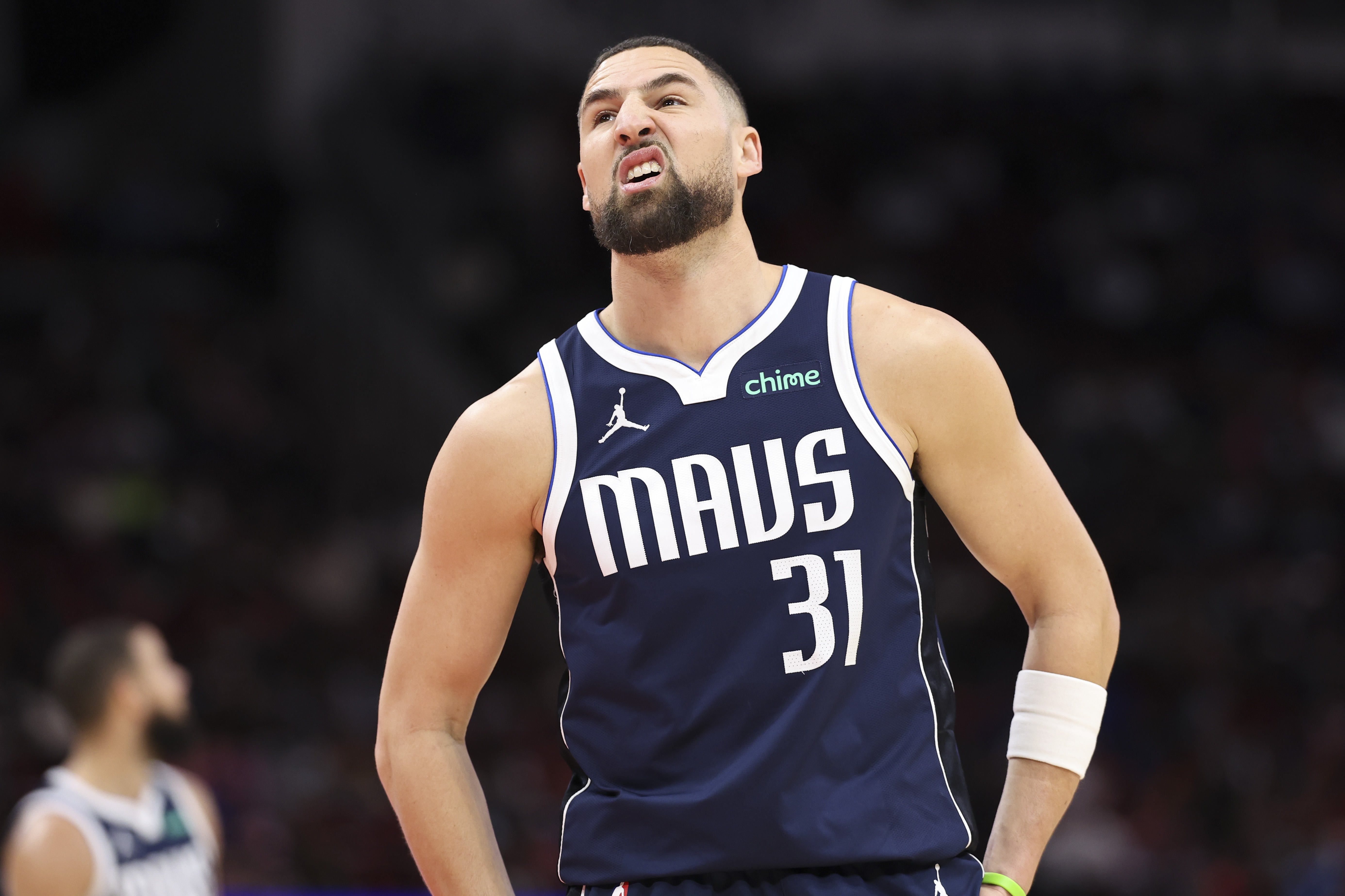 世界杯高清赛事直播-Stein：独行侠正在探索涉及加福德、克莱和拉塞尔的潜在交易方案